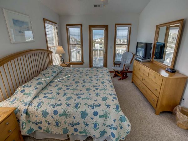 Corolla Vacation Home with 6 Bedroom, Private Pool & Hot Tub