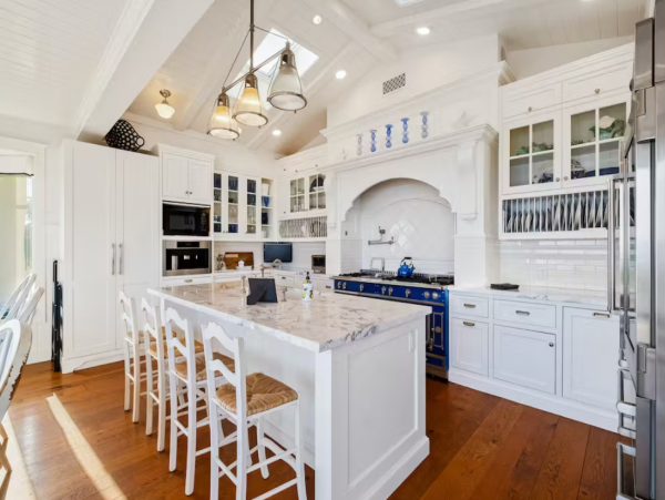 Modern 3 Bedroom Vacation Home in Malibu with Amazing Views
