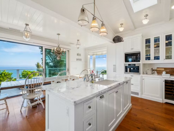 Modern 3 Bedroom Vacation Home in Malibu with Amazing Views