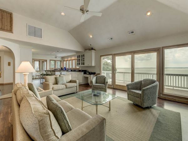 Corolla Luxury Waterfront Property 6 Bedrooms  Sleeps 17