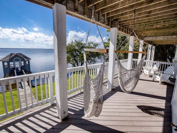 Corolla Luxury Waterfront Property 6 Bedrooms  Sleeps 17