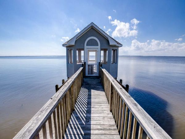 Corolla Luxury Waterfront Property 6 Bedrooms  Sleeps 17