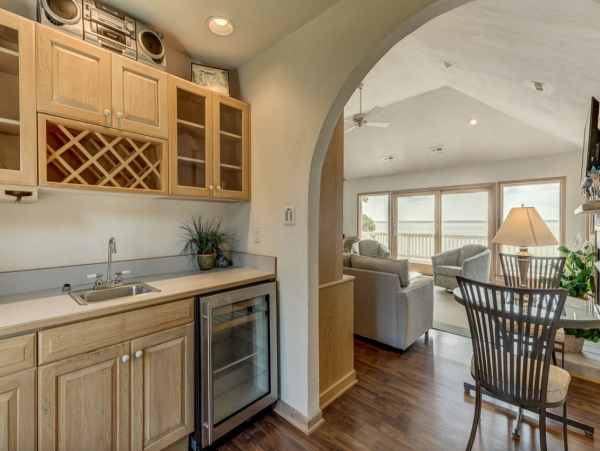 Corolla Luxury Waterfront Property 6 Bedrooms  Sleeps 17