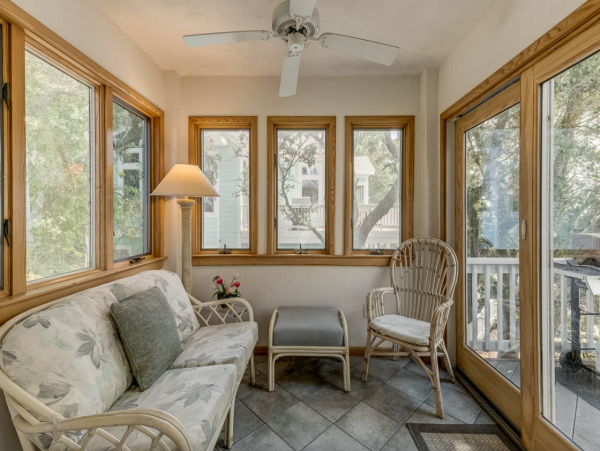 Corolla Luxury Waterfront Property 6 Bedrooms  Sleeps 17