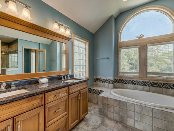 Corolla Luxury Waterfront Property 6 Bedrooms  Sleeps 17