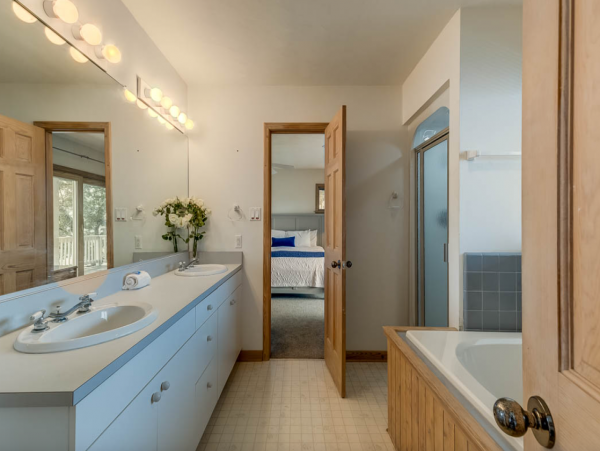 Corolla Luxury Waterfront Property 6 Bedrooms  Sleeps 17