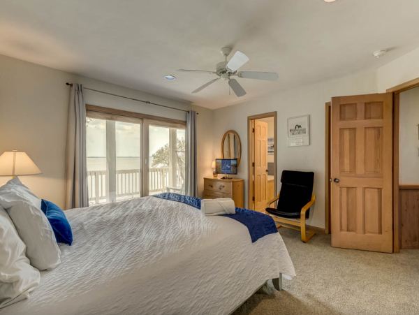 Corolla Luxury Waterfront Property 6 Bedrooms  Sleeps 17