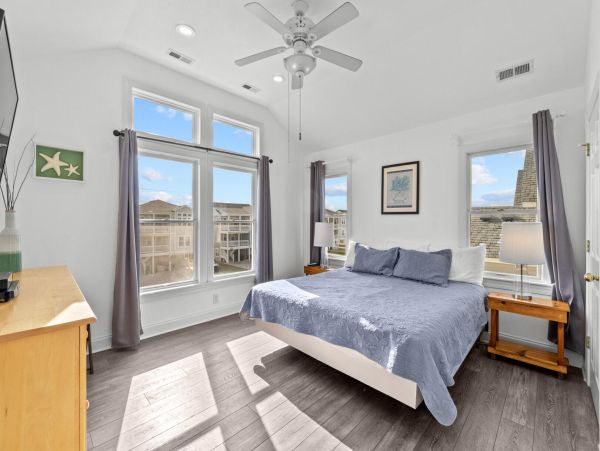 Outer Banks Vacation Rental Kitty Hawk Pet-Friendly Beach House with Pool & Hot Tub