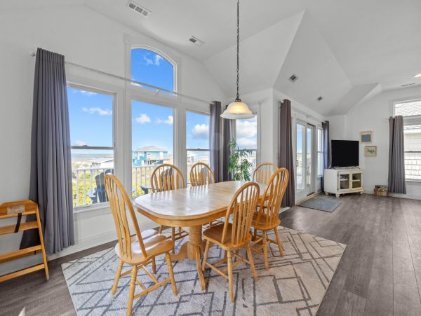 Outer Banks Vacation Rental Kitty Hawk Pet-Friendly Beach House with Pool & Hot Tub