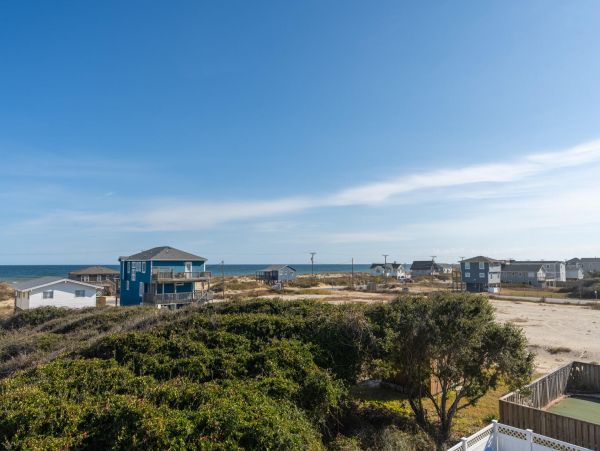 Outer Banks Vacation Rental Kitty Hawk Pet-Friendly Beach House with Pool & Hot Tub
