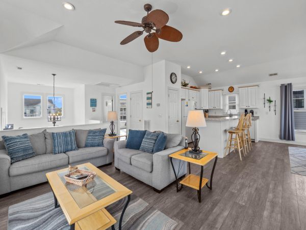 Outer Banks Vacation Rental Kitty Hawk Pet-Friendly Beach House with Pool & Hot Tub
