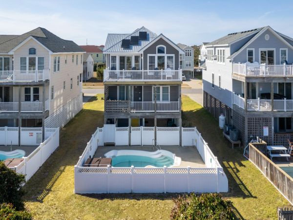 Outer Banks Vacation Rental Kitty Hawk Pet-Friendly Beach House with Pool & Hot Tub