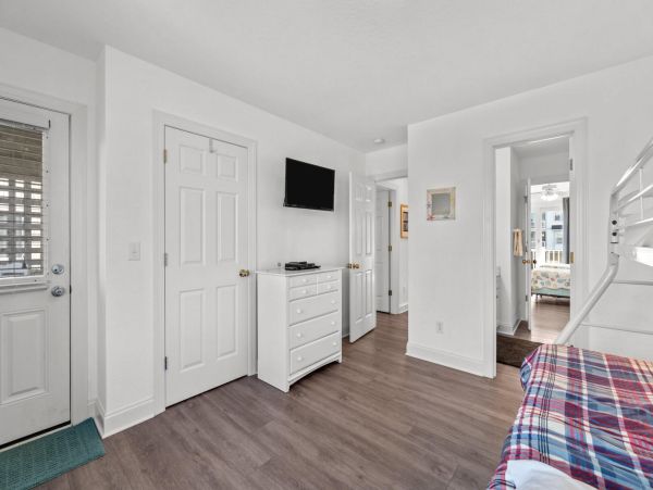 Outer Banks Vacation Rental Kitty Hawk Pet-Friendly Beach House with Pool & Hot Tub