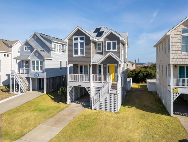 Outer Banks Vacation Rental Kitty Hawk Pet-Friendly Beach House with Pool & Hot Tub