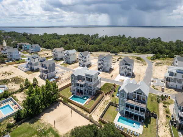 Corolla Shores Vacation Rental - OBX Luxury 9-Bedroom Home with Pool & Tiki Bar