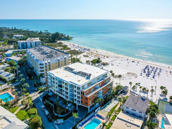 Tastefully Decorated 4 Bedroom Siesta Key Vacation Rental