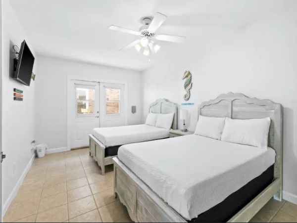 Comfortable Beach Front Home with Four Bedrooms & Amazing View