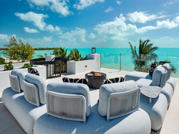 Turks and Caicos Luxury Vacation Home On Beach