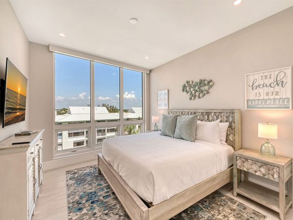 Siesta Key Beachfront Rentals | Luxury 3-Bedroom Gulf-View Vacation Condo