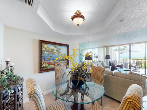 Clearwater condo on beach with pool and tennis
