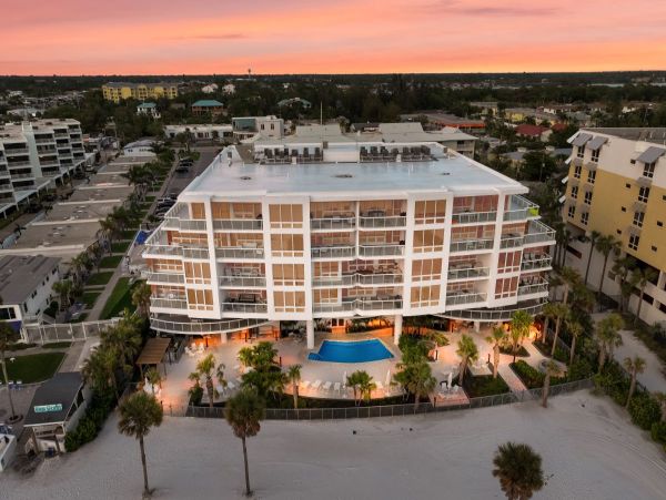 Gorgeous Coastal Haven with 3 Bedrooms in Siesta Key