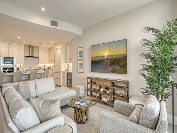 Exquisite 2-Bedroom Island Retreat in Siesta Key with Private Terrace