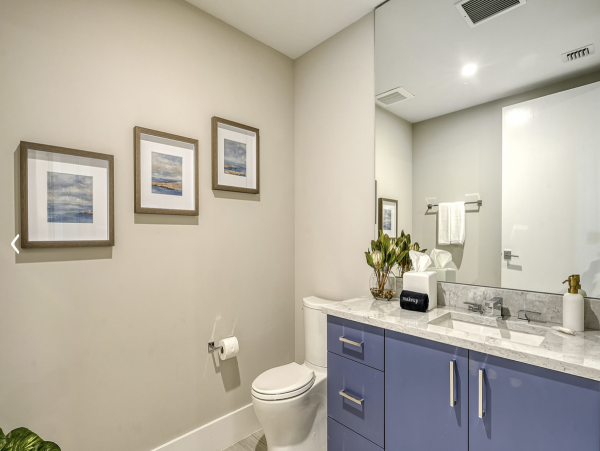 Exquisite 2-Bedroom Island Retreat in Siesta Key with Private Terrace