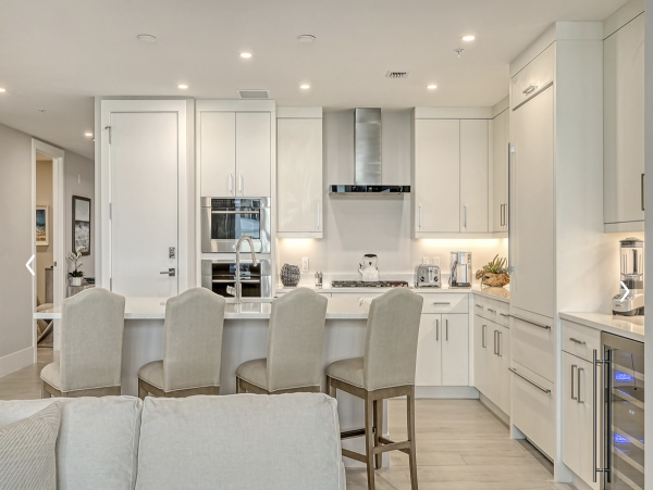 Exquisite 2-Bedroom Island Retreat in Siesta Key with Private Terrace