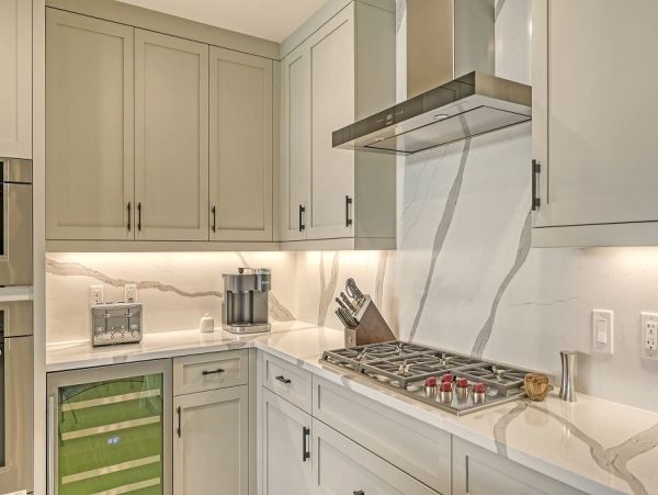 Stylish Siesta Key Escape with 3 Bedrooms, Right by the Beach