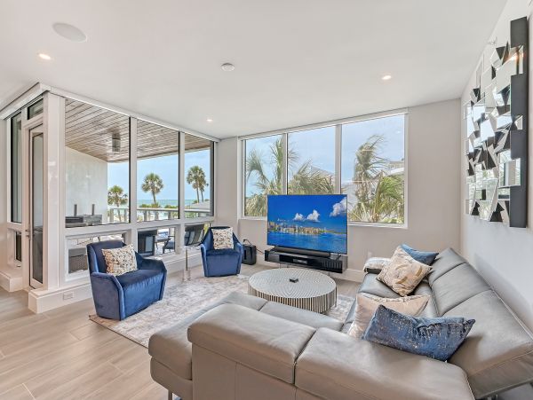 Luxury residence with Beach views