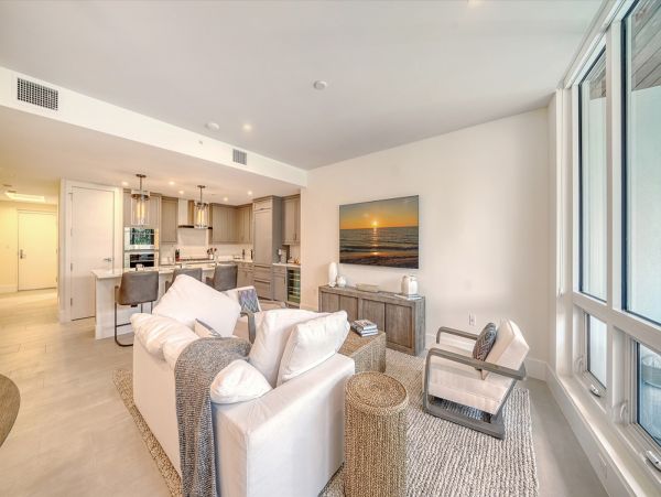 Luxurious Coastal Vacation Rental 2 Bedroom for Family Getaways in Siesta Key