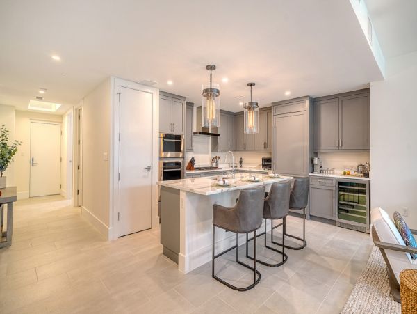 Luxurious Coastal Vacation Rental 2 Bedroom for Family Getaways in Siesta Key