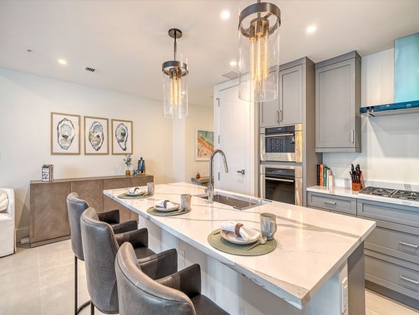 Luxurious Coastal Vacation Rental 2 Bedroom for Family Getaways in Siesta Key