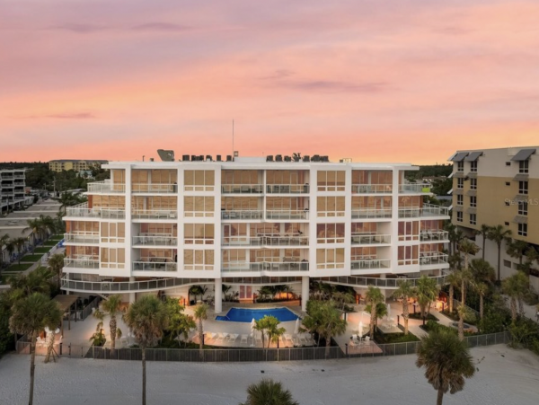 Luxury 3 Bedroom Vacation Condo in Siesta Key