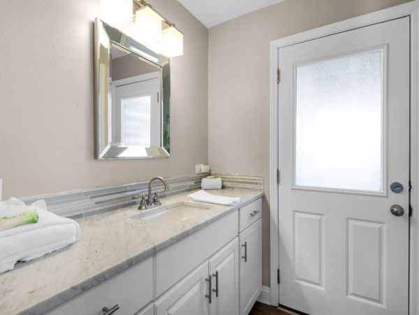 Navarre Beach Five bedroom Beach Villa Sleeps 18 Guests