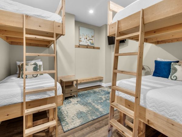 Navarre Beach Five bedroom Beach Villa Sleeps 18 Guests