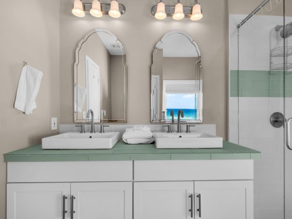 Navarre Beach Five bedroom Beach Villa Sleeps 18 Guests