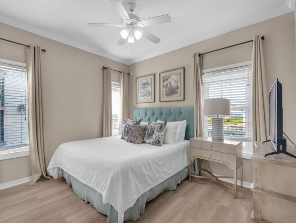 Navarre Beach Five bedroom Beach Villa Sleeps 18 Guests