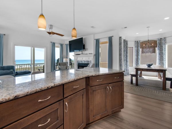 Navarre Beach Five bedroom Beach Villa Sleeps 18 Guests