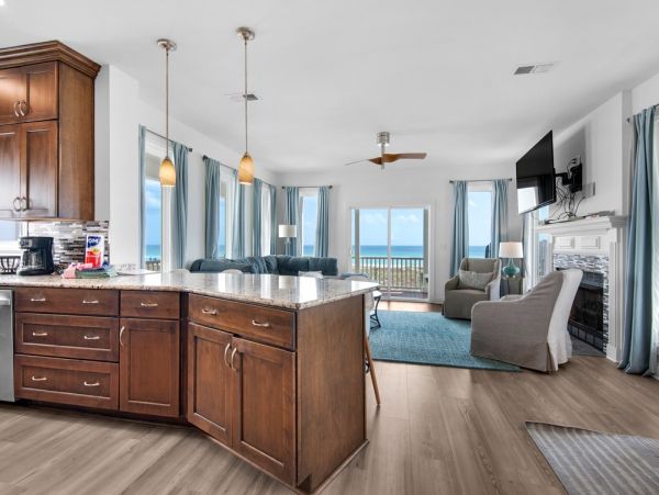 Navarre Beach Five bedroom Beach Villa Sleeps 18 Guests
