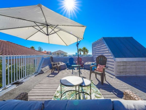 Siesta Key With Sun Deck Balconies and Steps onto the Beach WOW.