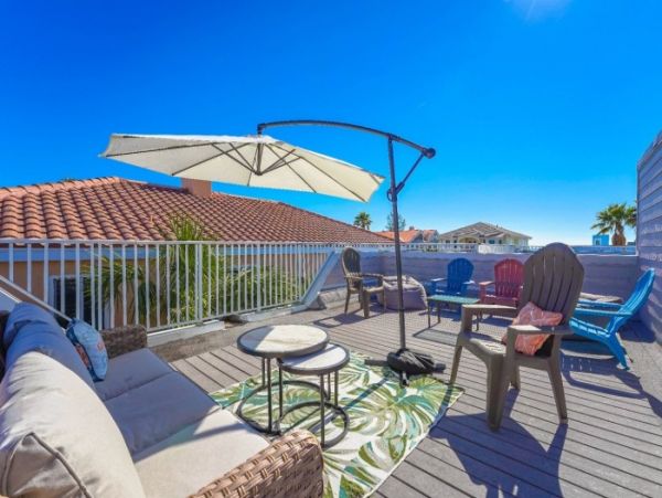 Siesta Key With Sun Deck Balconies and Steps onto the Beach WOW.