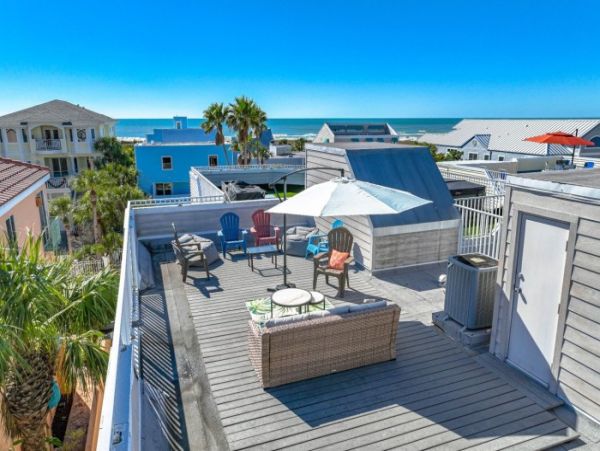 Siesta Key With Sun Deck Balconies and Steps onto the Beach WOW.