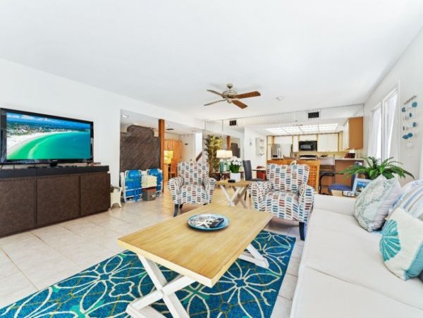 Siesta Key With Sun Deck Balconies and Steps onto the Beach WOW.