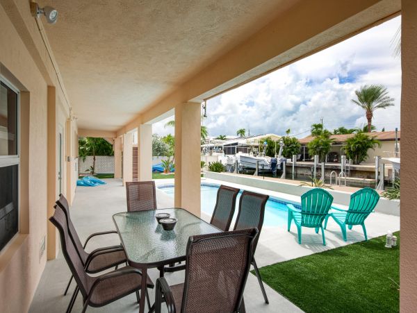 Marathon Vacation Home Four Bedrooms Canal Views