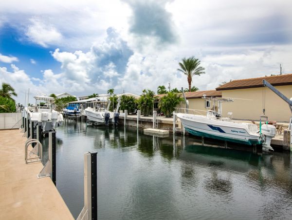 Marathon Vacation Home Four Bedrooms Canal Views