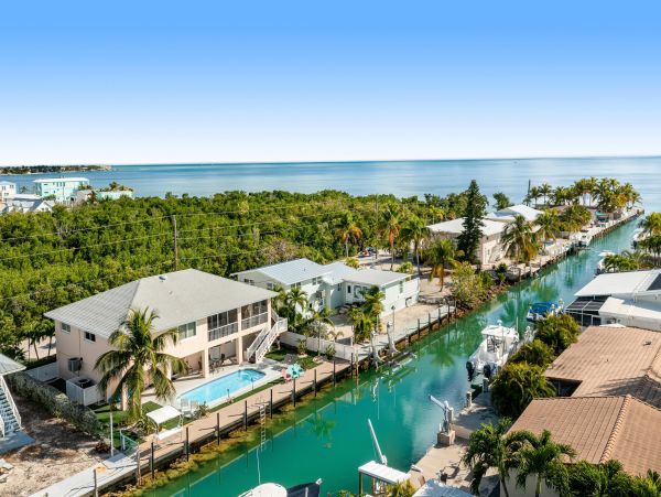 Marathon Vacation Home Four Bedrooms Canal Views