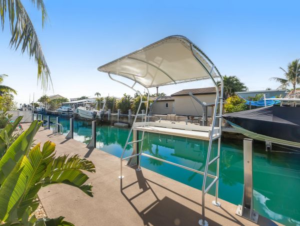Marathon Vacation Home Four Bedrooms Canal Views
