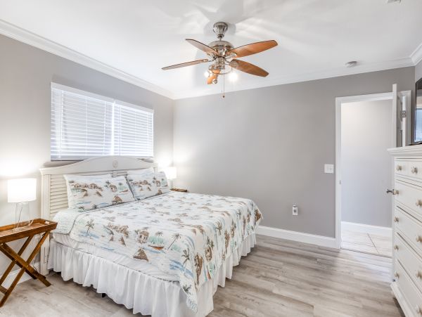 Marathon Vacation Home Four Bedrooms Canal Views
