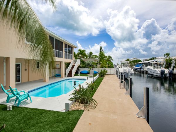 Marathon Vacation Home Four Bedrooms Canal Views